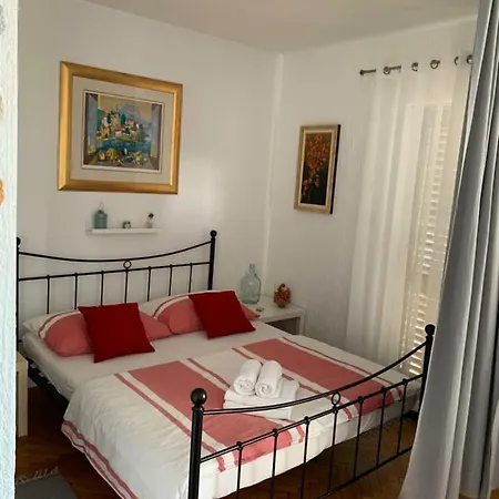 Stojanovic דירה שיבניק